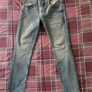 Signature by Levi Strauss Slim Straight Light Blue Denim Jeans